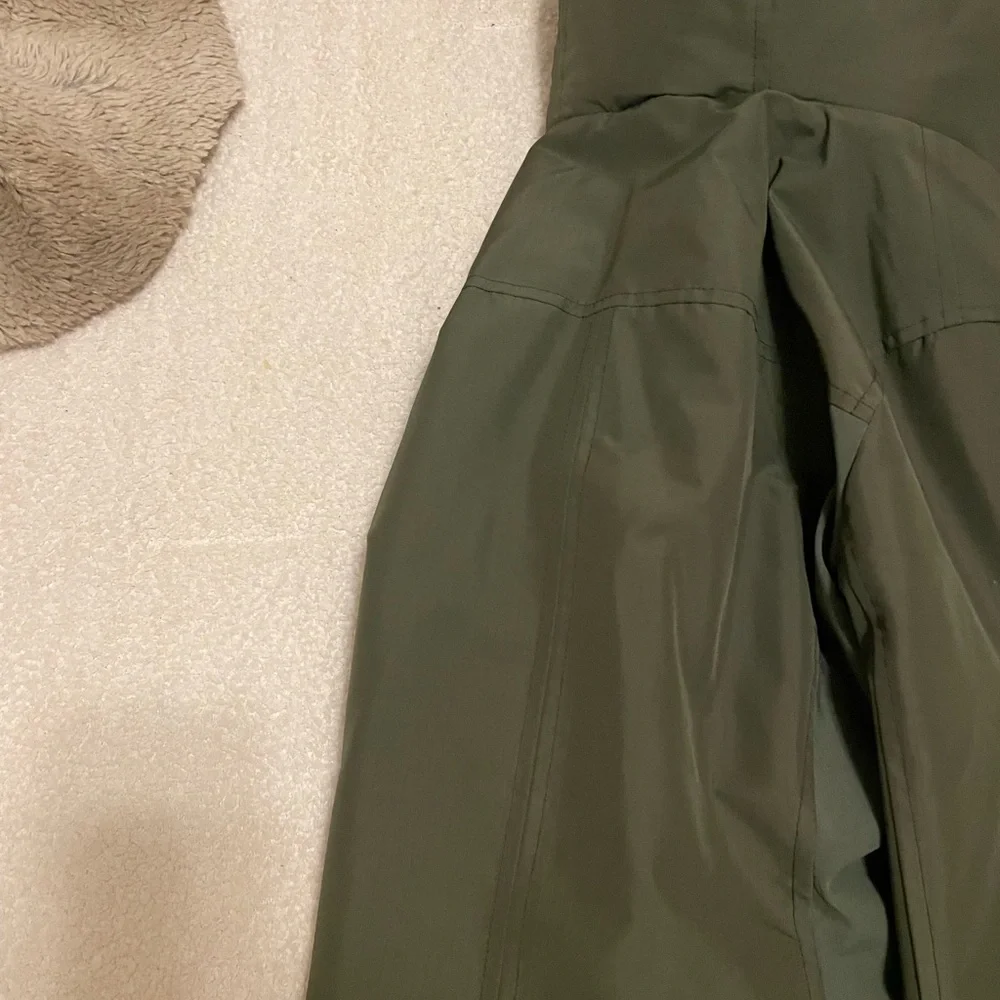 Hollister Rain Jacket in Great Condition - Picture 4 of 4